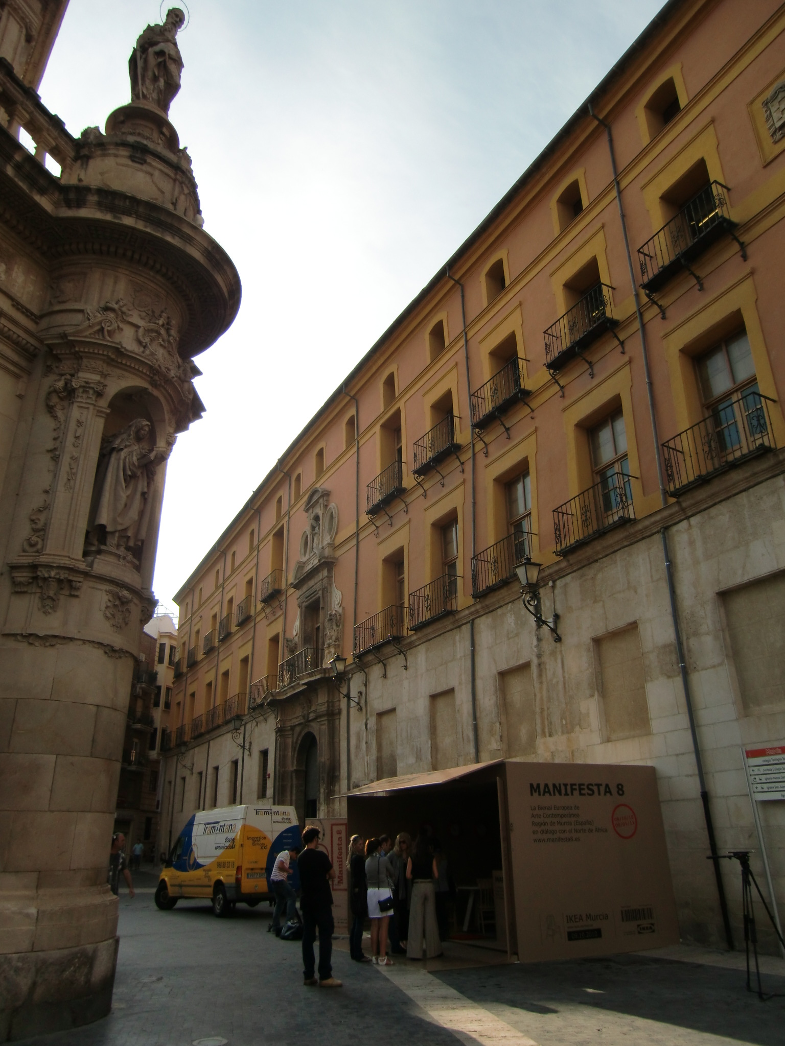 Manifesta 8 opens two infomation points in the center of Murcia
